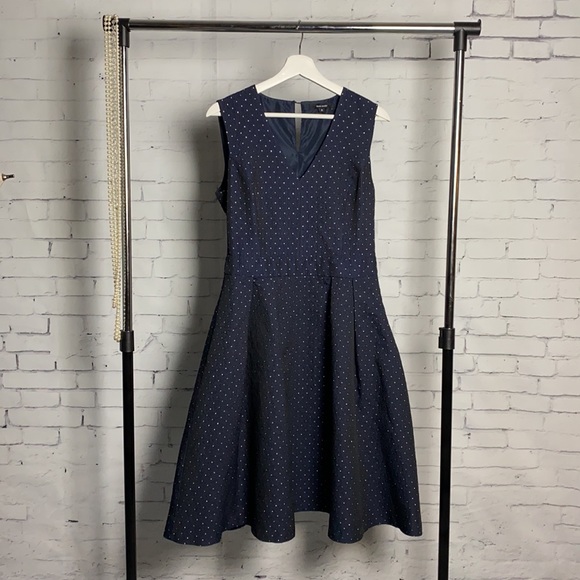 Basic Model Sleeveless Dress for Women - Picture 1 of 5